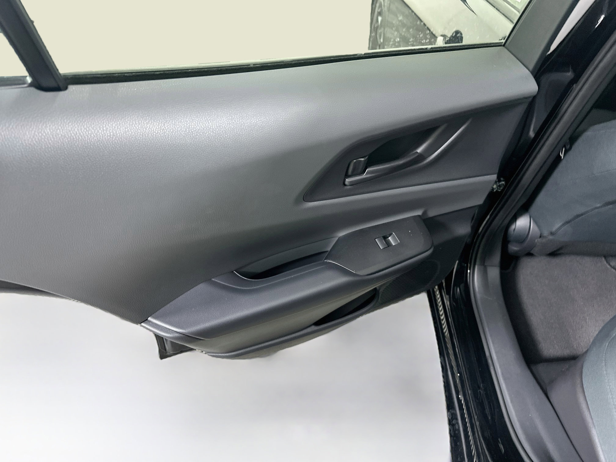 Used 2026 Toyota Prius LE FWD image 26