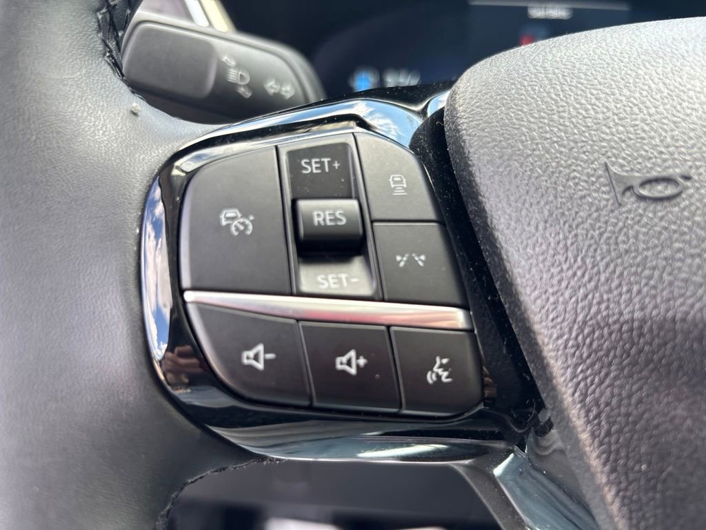 Used 2023 Ford Escape Platinum w/ Premium Technology Package AWD/4WD image 20
