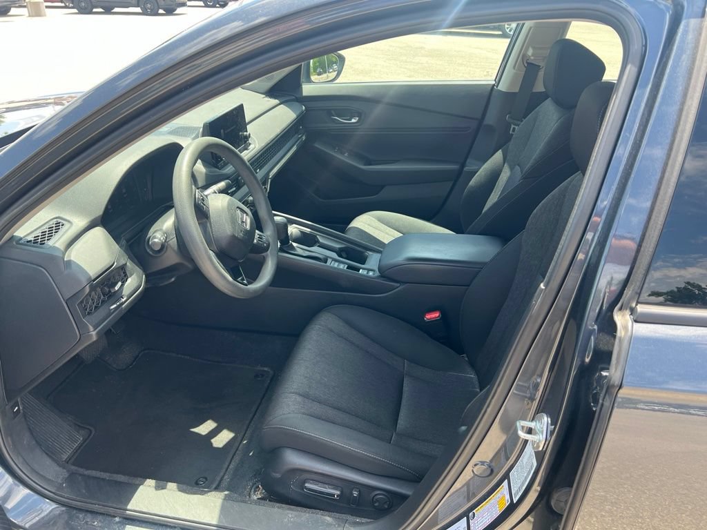 Used 2023 Honda Accord EX image 6