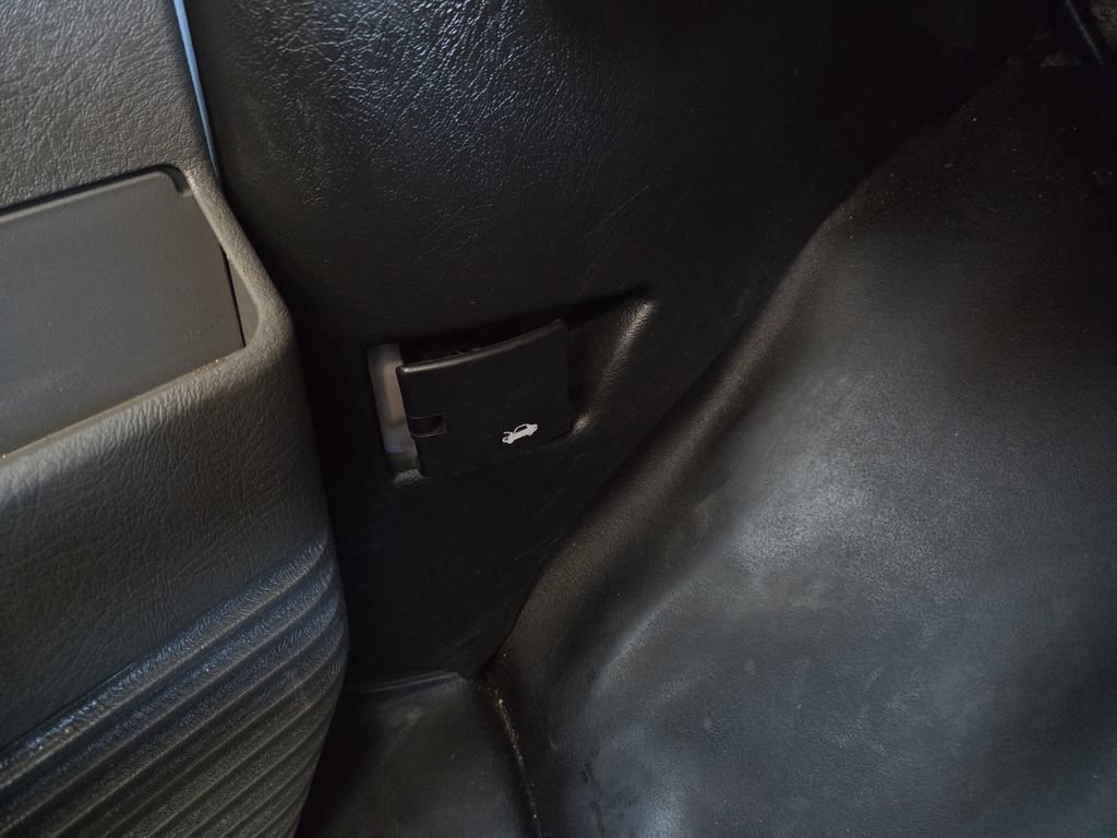 Used 2023 Chevrolet Express 3500 LS RWD image 25