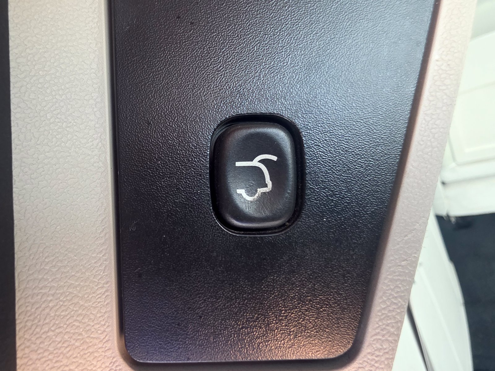 Used 2010 Dodge Grand Caravan SXT FWD image 14