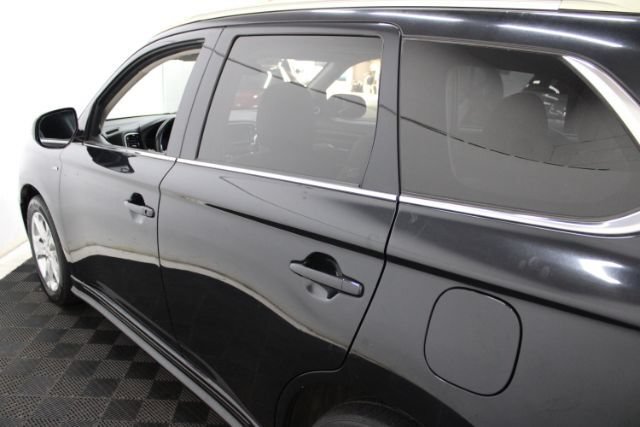 Used 2014 Mitsubishi Outlander GT AWD/4WD image 9