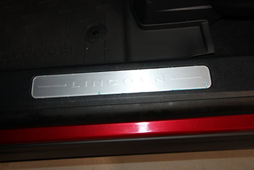 Used 2026 Lincoln Aviator AWD image 7