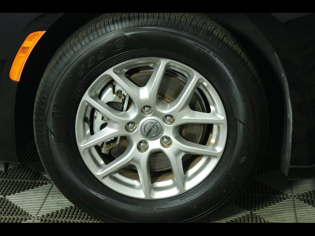 Used 2024 Chrysler Pacifica Touring-L image 5