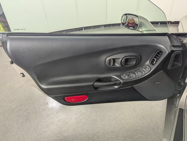 Used 1999 Chevrolet Corvette Coupe w/ Memory Pkg RWD image 15