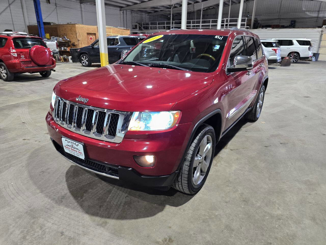 Used 2012 Jeep Grand Cherokee Overland image 2