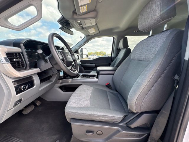 Used 2025 Ford F250 XLT w/ FX4 Off-Road Package AWD/4WD image 2