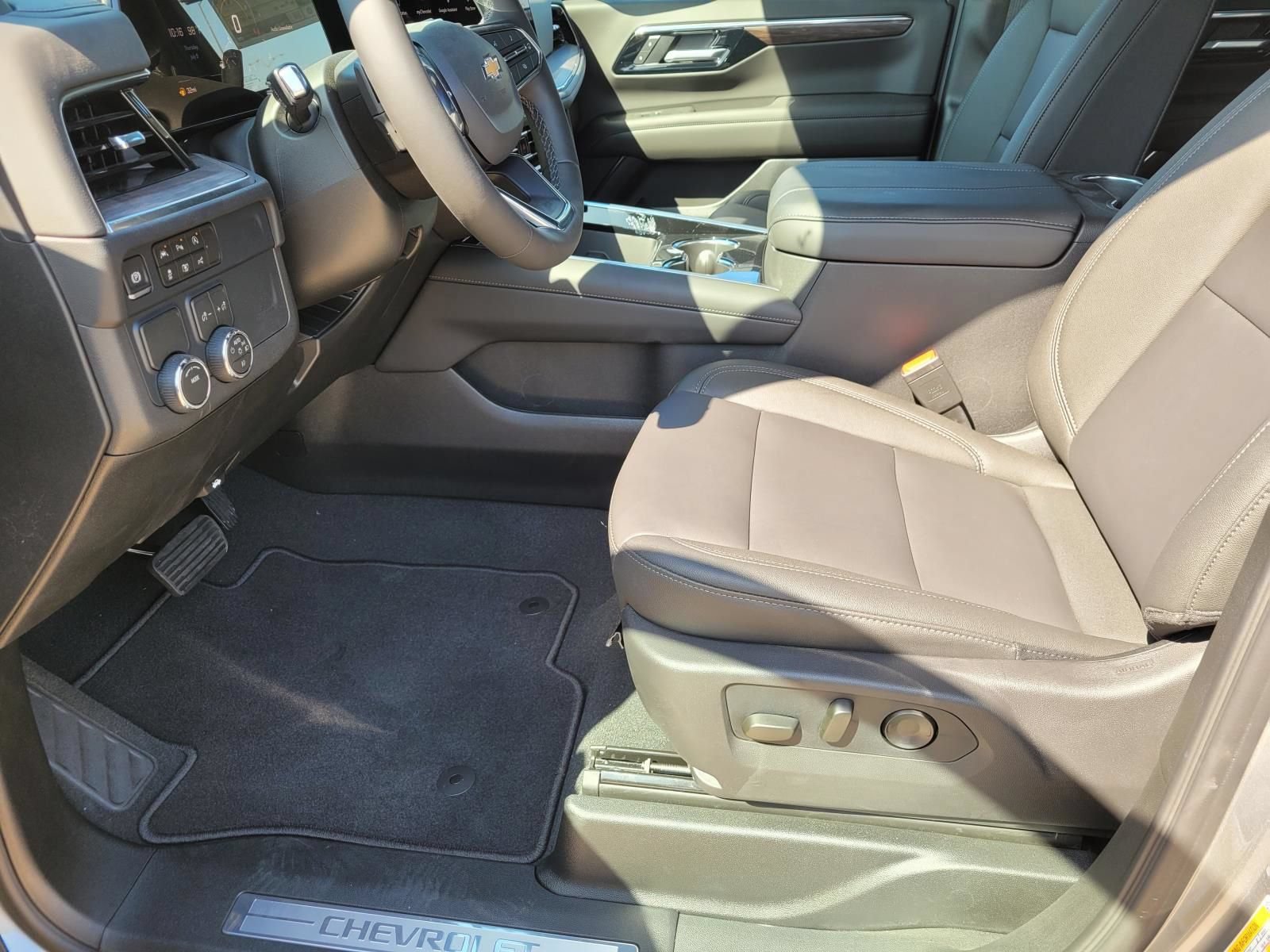 New 2026 Chevrolet Suburban LT w/ Comfort Package RWD image 17