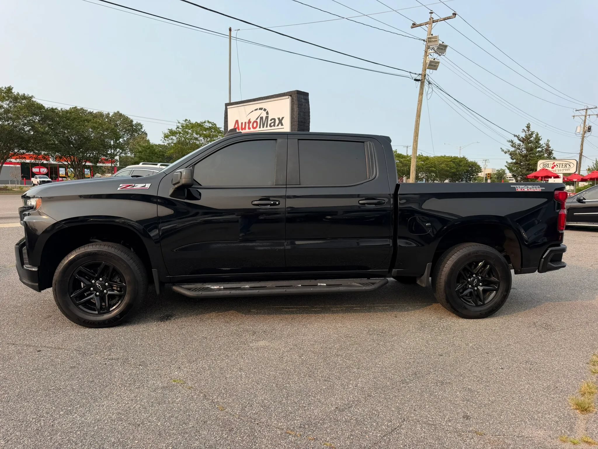 Used 2020 Chevrolet Silverado 1500 LT Trail Boss AWD/4WD image 2