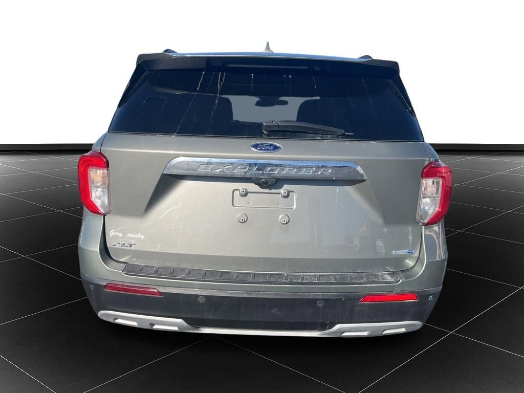 Used 2020 Ford Explorer XLT w/ Equipment Group 202A image 4