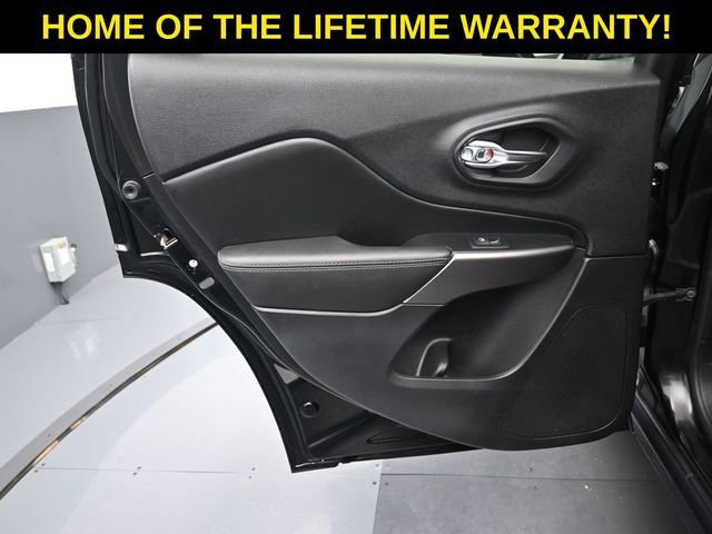 Used 2020 Jeep Cherokee Limited AWD/4WD image 39