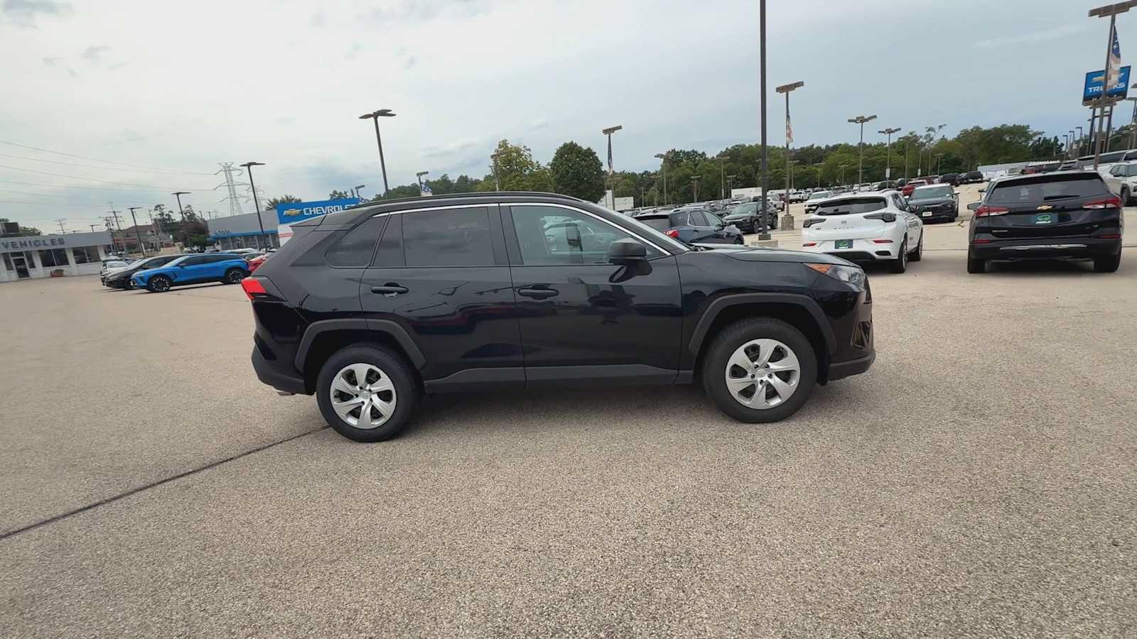 Used 2020 Toyota RAV4 LE w/ Carpet Mat Package FWD image 9