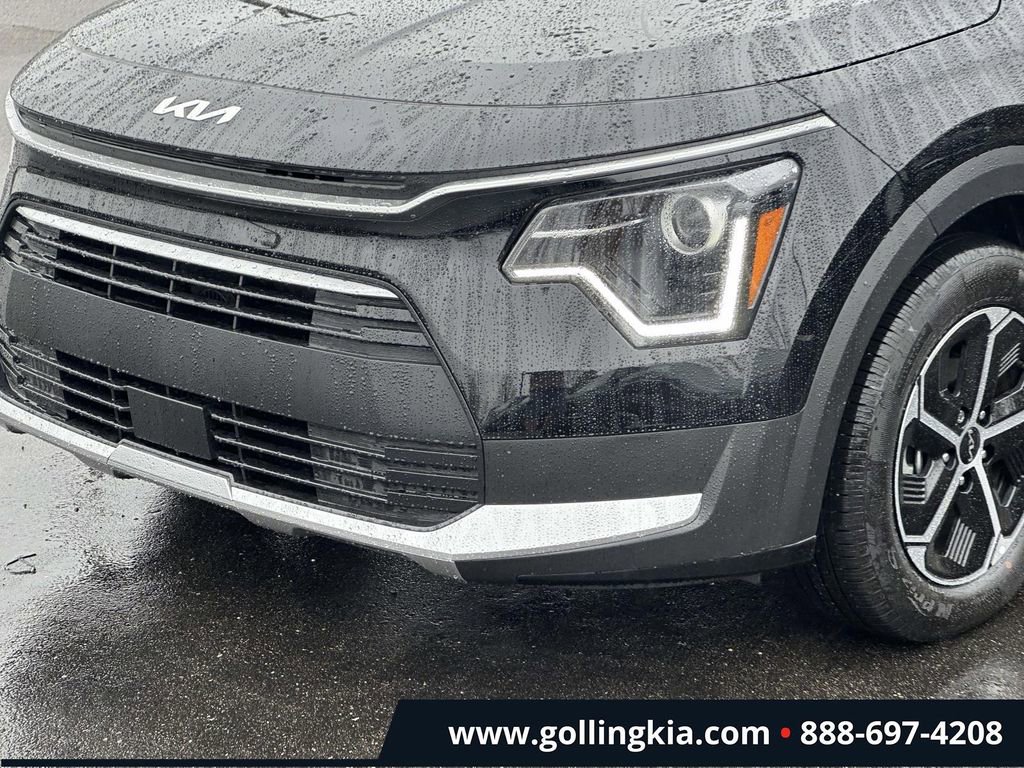 Certified 2025 Kia Niro EX FWD image 6