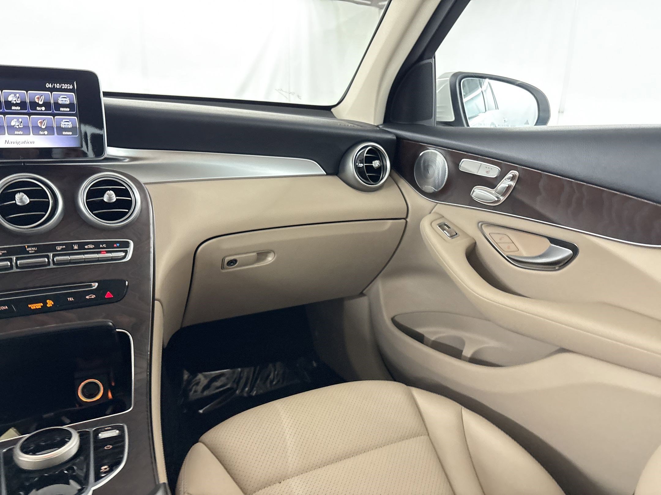 Used 2019 Mercedes-Benz GLC 350e 4MATIC image 29