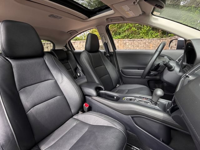 Used 2020 Honda HR-V Touring image 25
