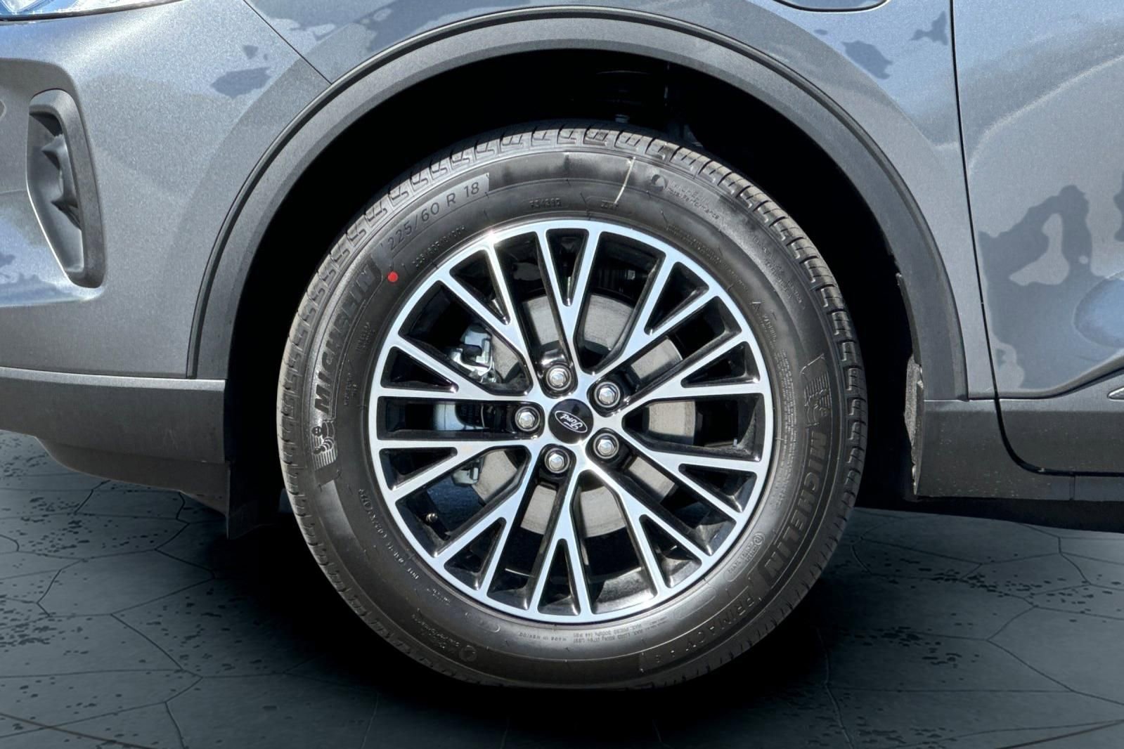 New 2025 Ford Escape SE image 27