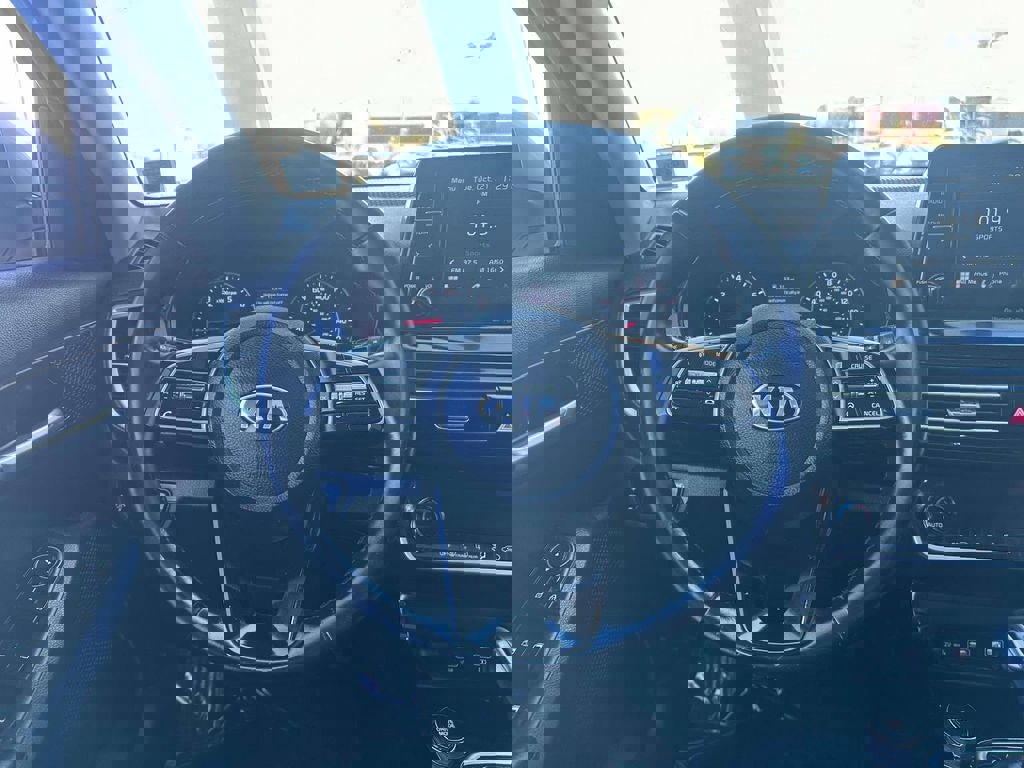 Used 2021 Kia Seltos EX image 14