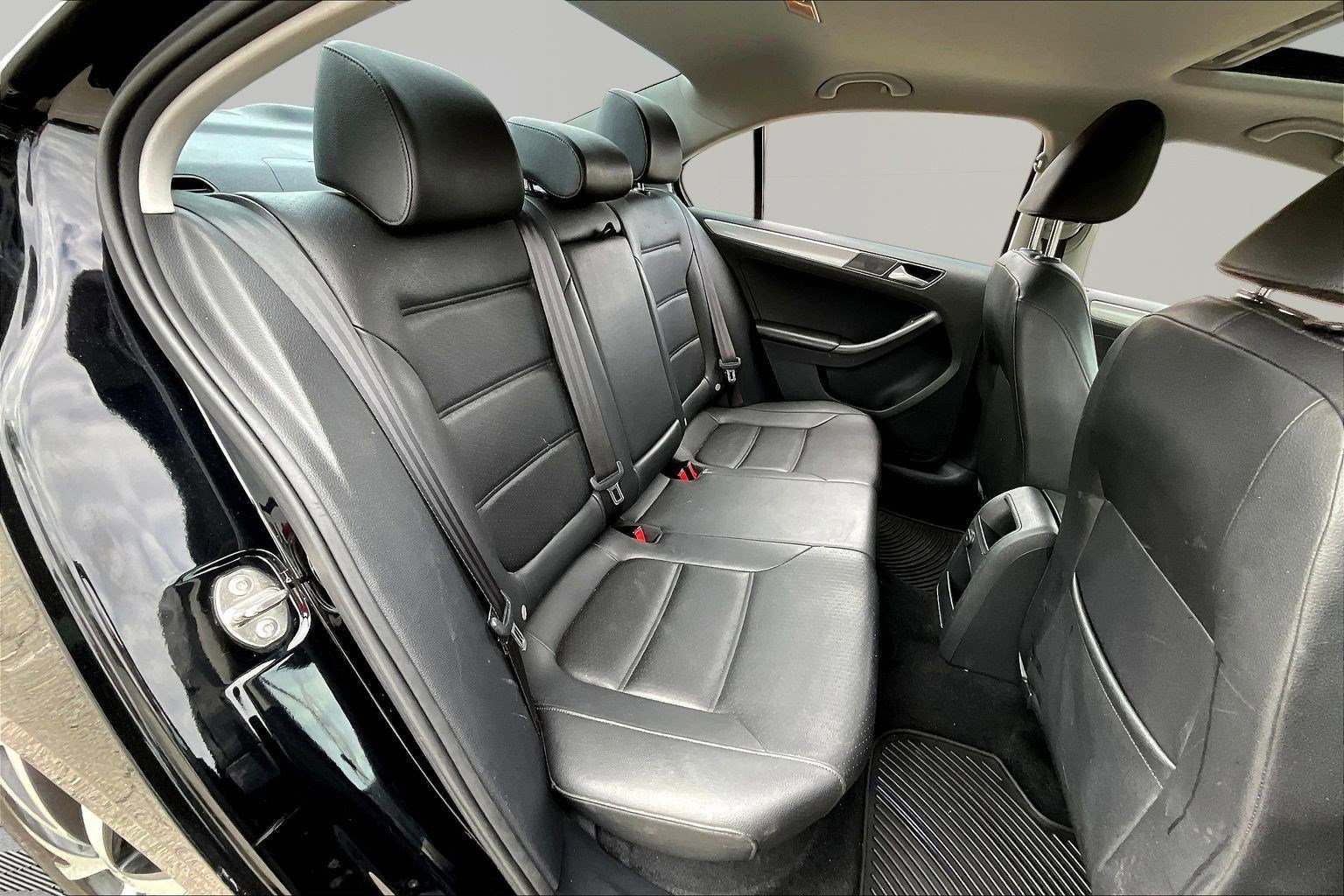 Used 2017 Volkswagen Jetta SE image 25