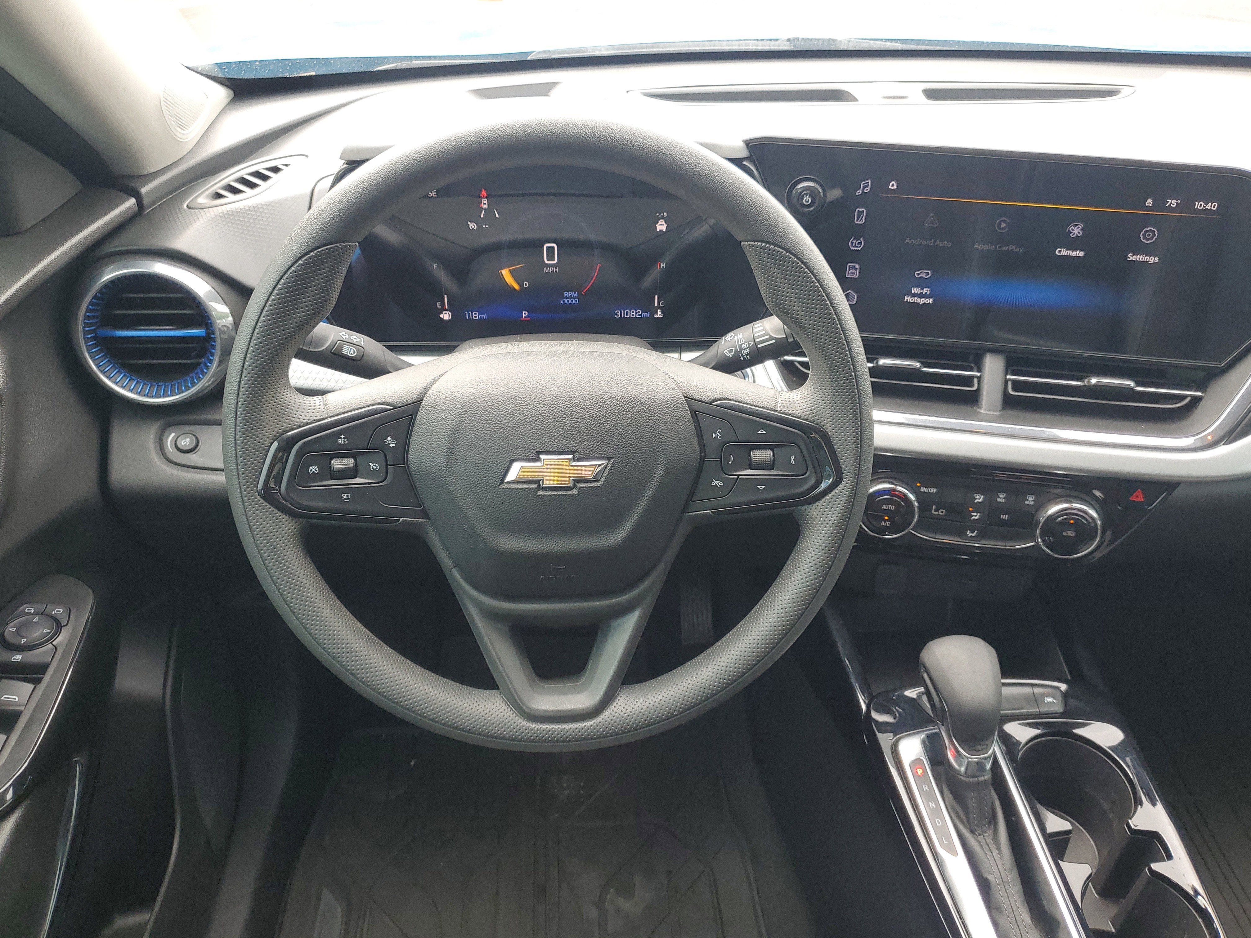 Used 2025 Chevrolet Trax LT image 14