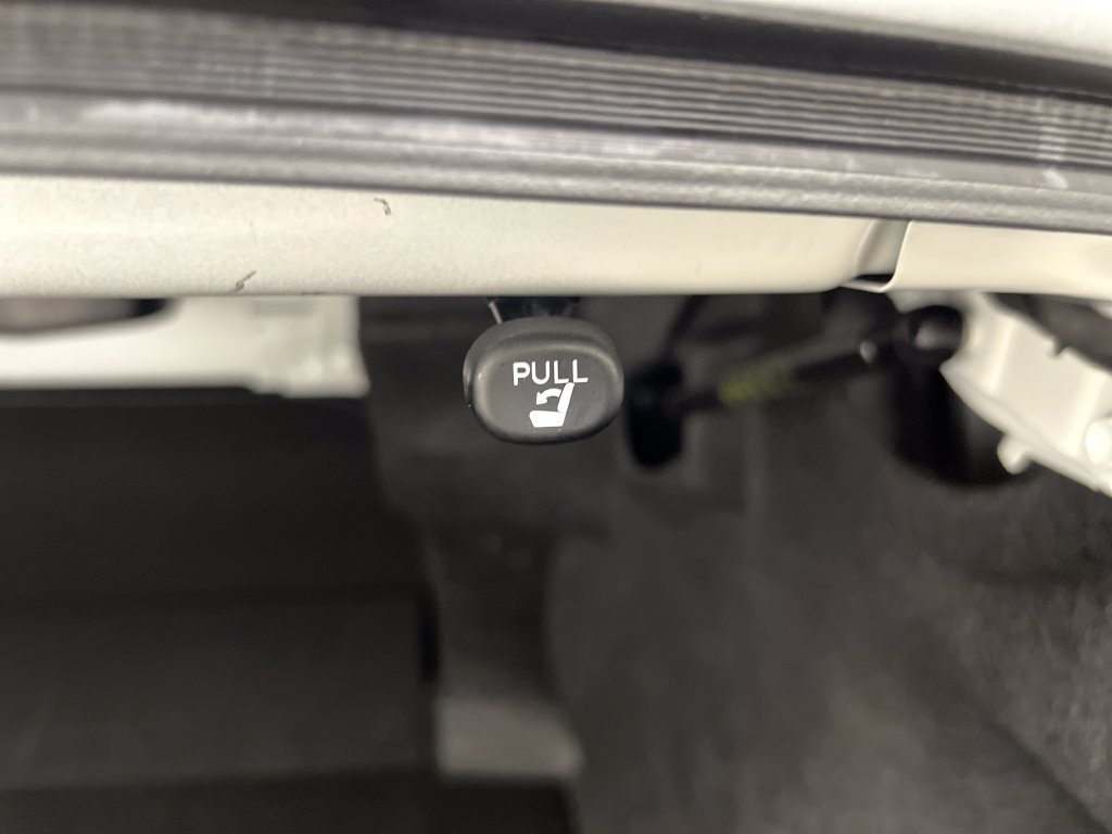Used 2025 Toyota Camry LE FWD image 36