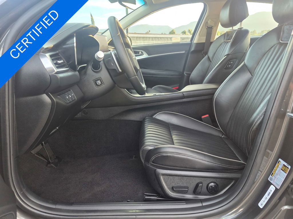 Used 2026 Genesis G70 2.5T Prestige image 9