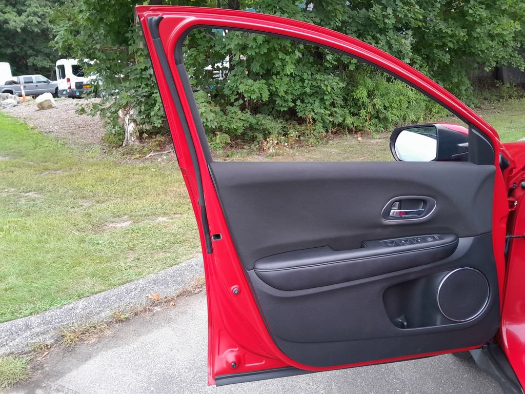Used 2018 Honda HR-V EX image 10