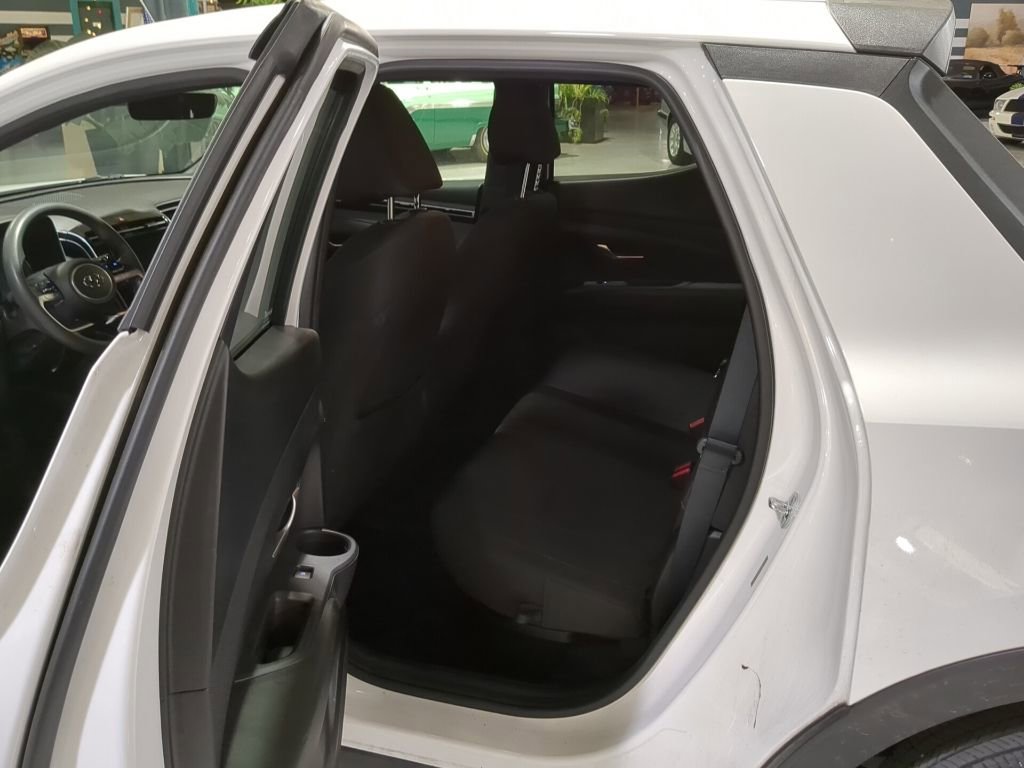 Used 2023 Hyundai Santa Cruz SE AWD/4WD image 16