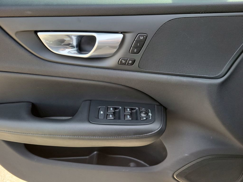 Used 2024 Volvo S60 B5 Core image 22