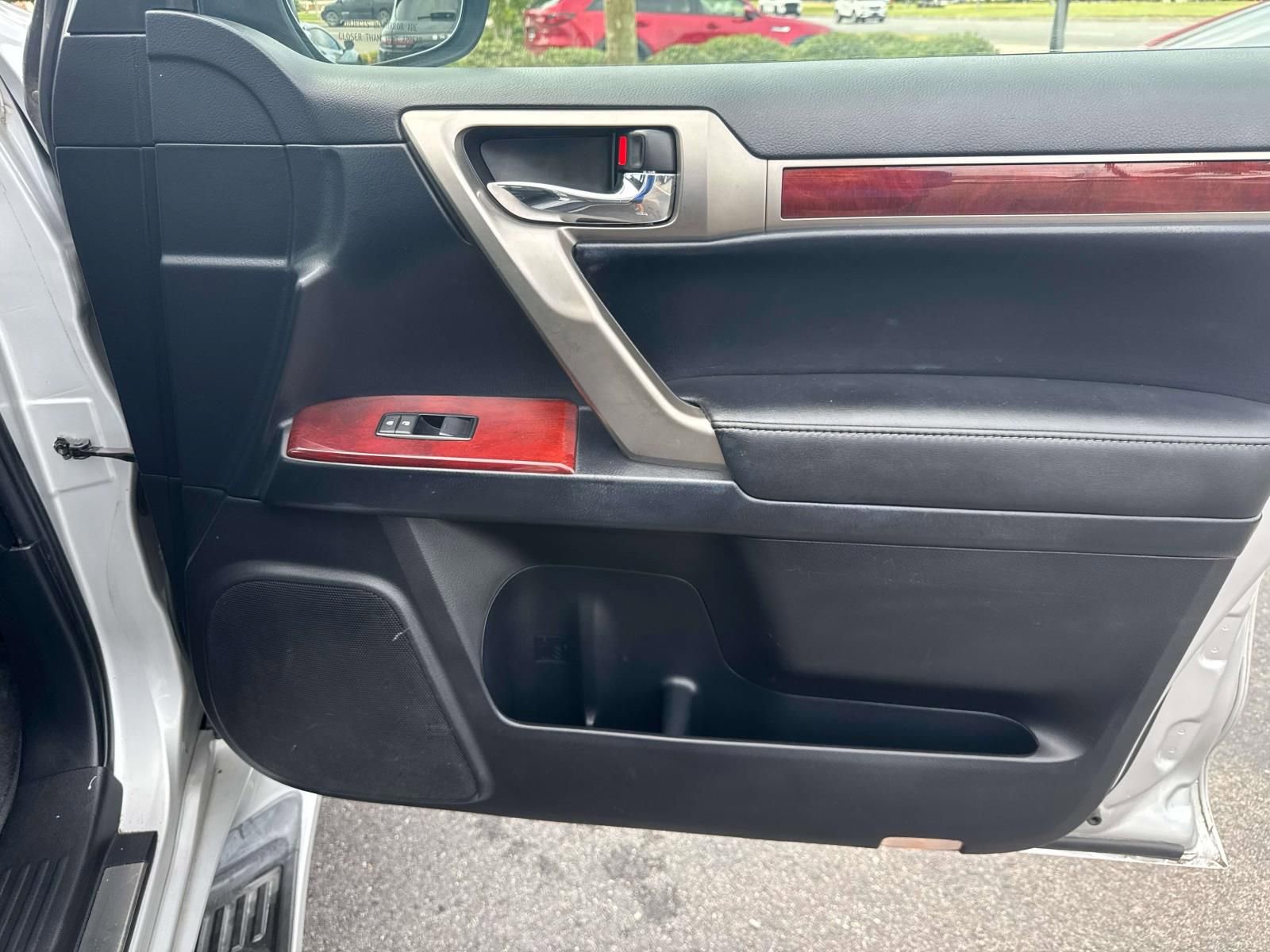 Used 2013 Lexus GX 460 image 13