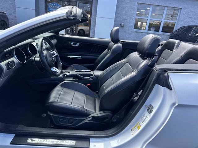 Used 2022 Ford Mustang Premium RWD image 8
