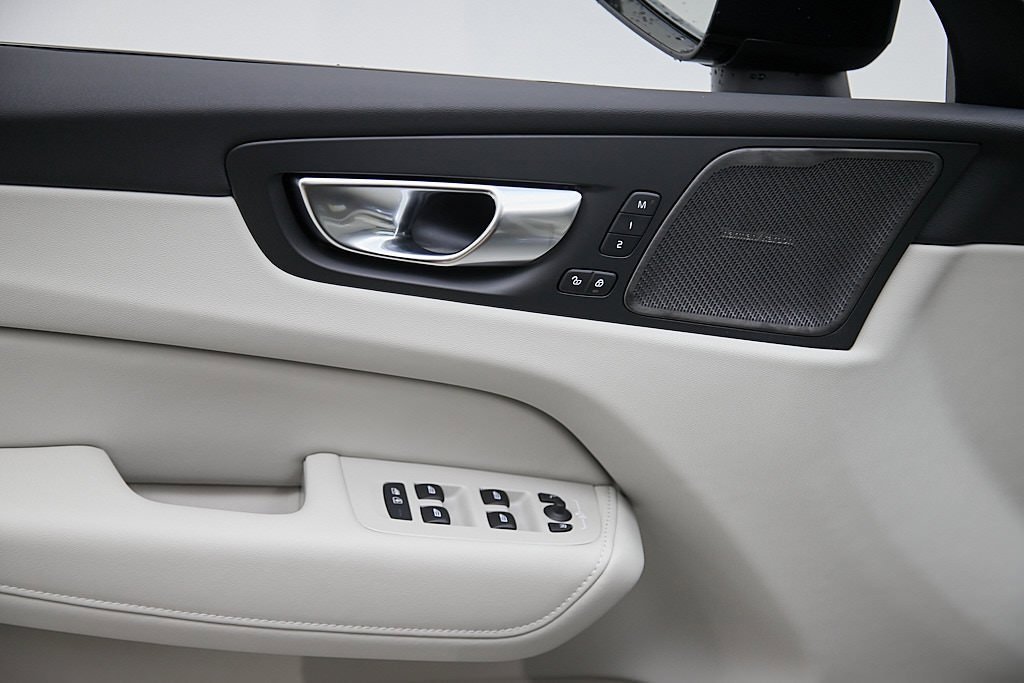 New 2026 Volvo XC60 B5 Ultra w/ Climate Package image 10