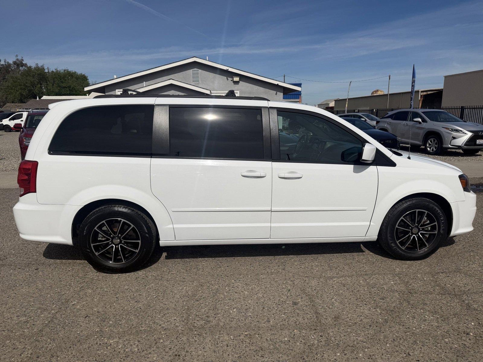 Used 2016 Dodge Grand Caravan R/T image 5