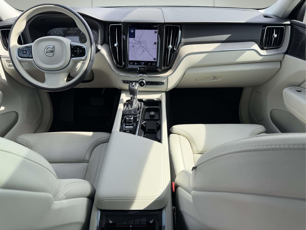 Used 2021 Volvo XC60 T5 Inscription w/ Protection Package Premier FWD image 2