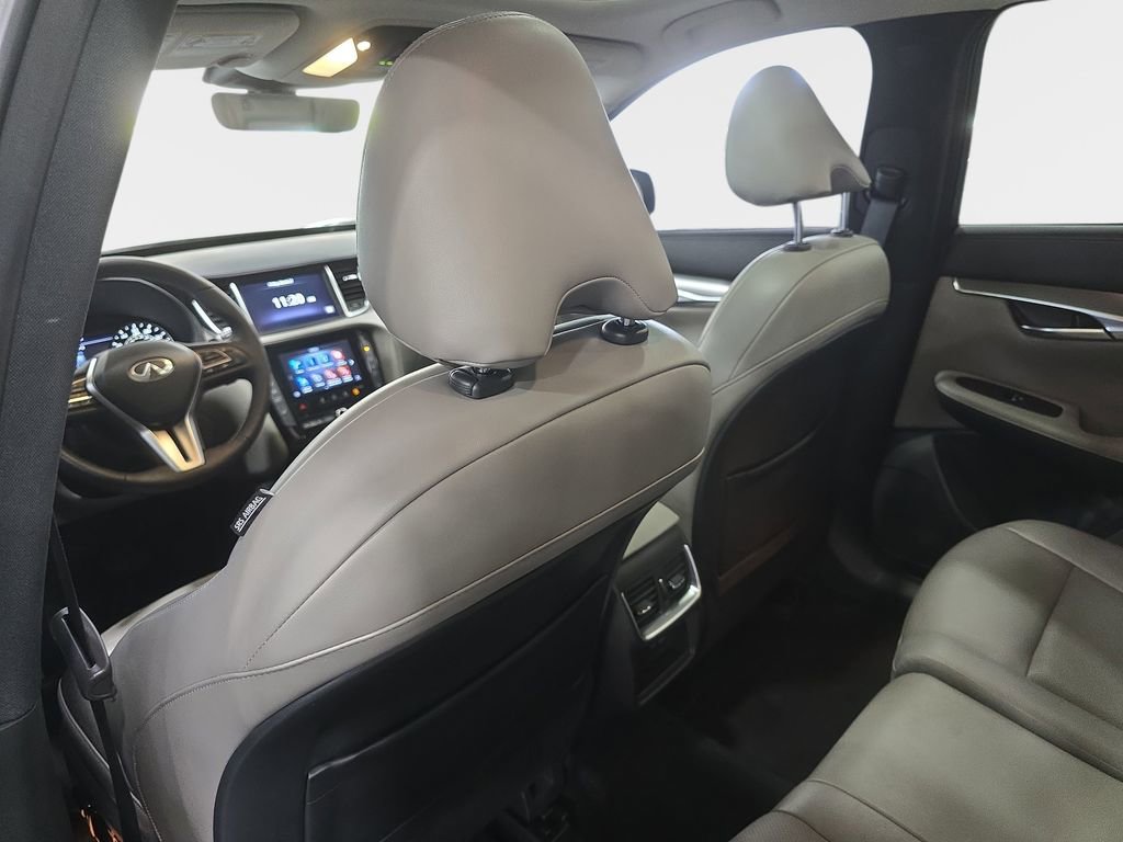 Used 2023 INFINITI QX50 Luxe FWD image 12