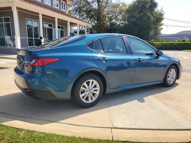 Used 2025 Toyota Camry LE FWD image 10