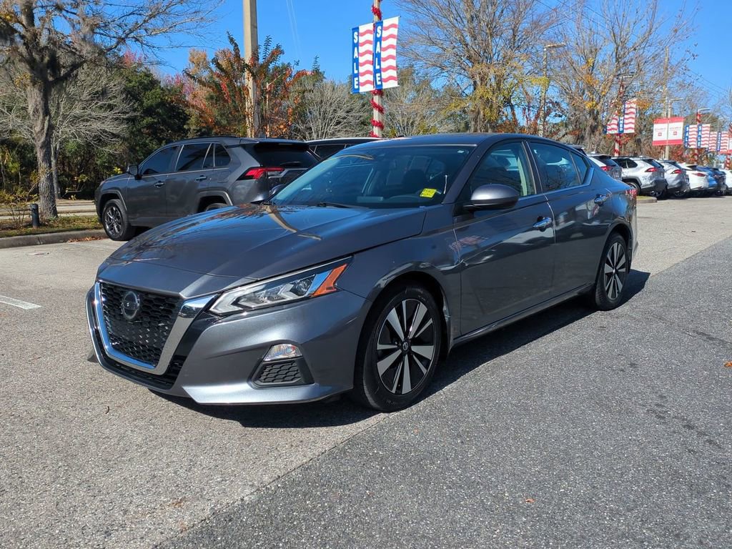 Used 2022 Nissan Altima 2.5 SV image 2