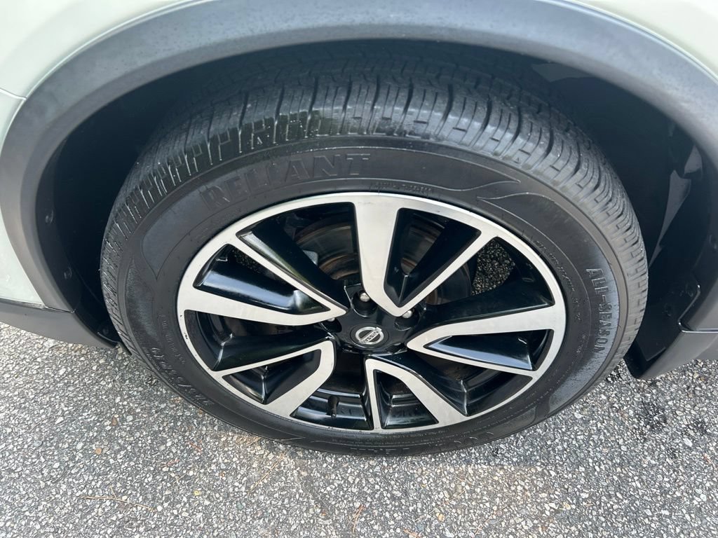 Used 2019 Nissan Rogue SL w/ Premium Package FWD image 13