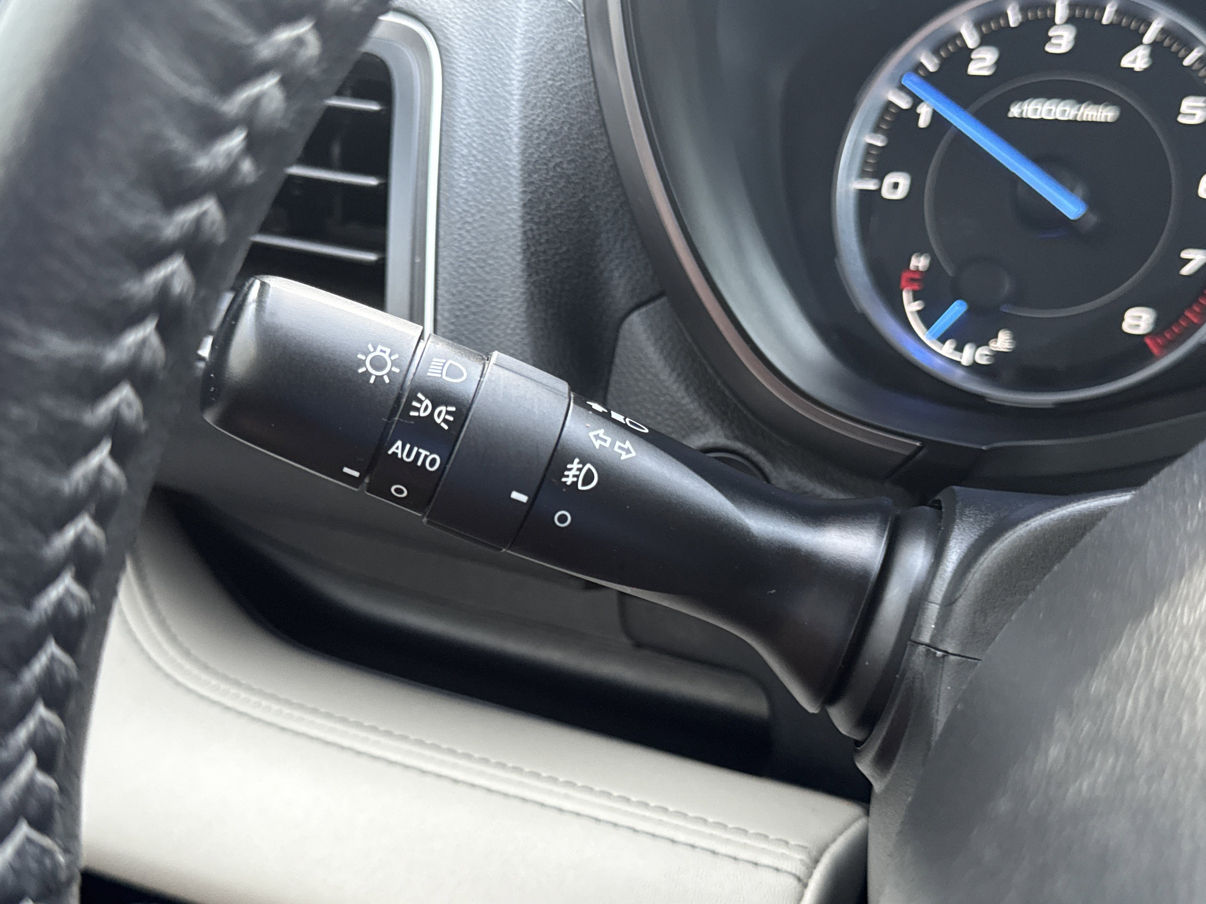 Used 2020 Subaru Ascent Limited w/ Technology Package AWD/4WD image 16