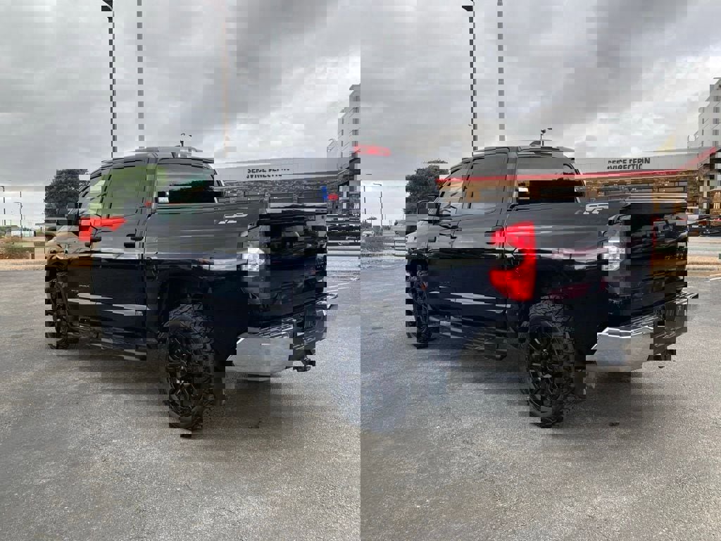 Used 2020 Toyota Tundra SR5 w/ SR5 Upgrade Package image 8