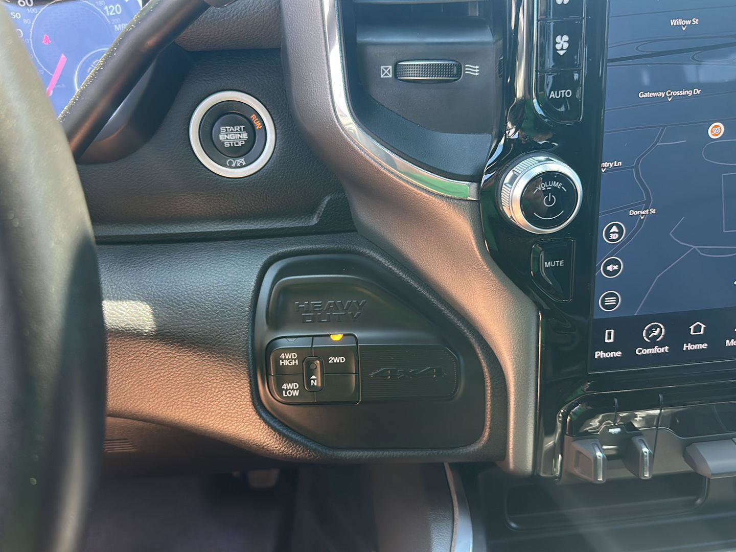 Used 2024 RAM 2500 Laramie w/ Sport Appearance Package image 20