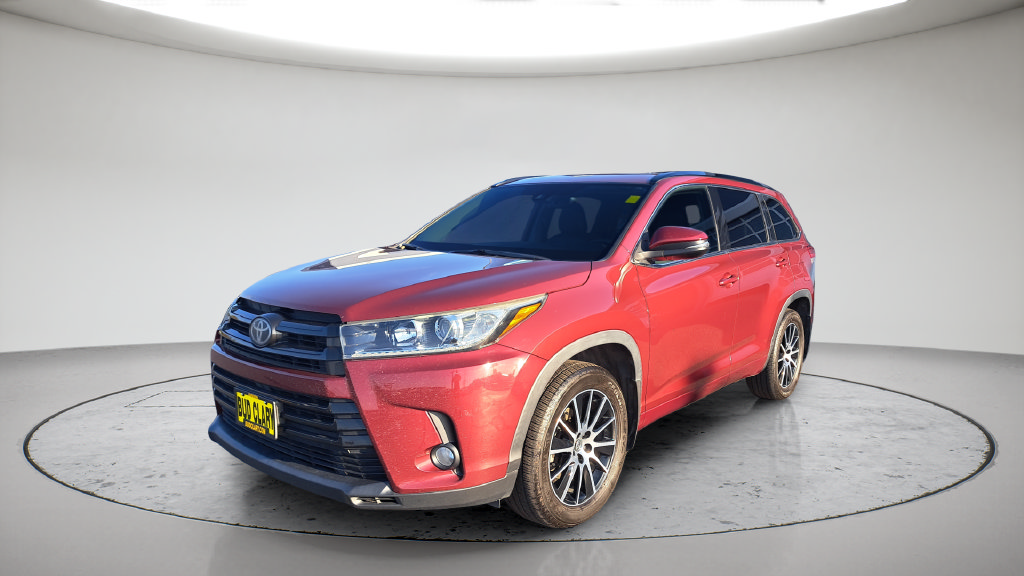 Used 2018 Toyota Highlander SE