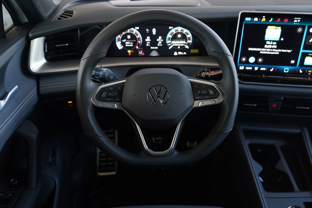 New 2026 Volkswagen Tiguan SE R-Line AWD/4WD image 9
