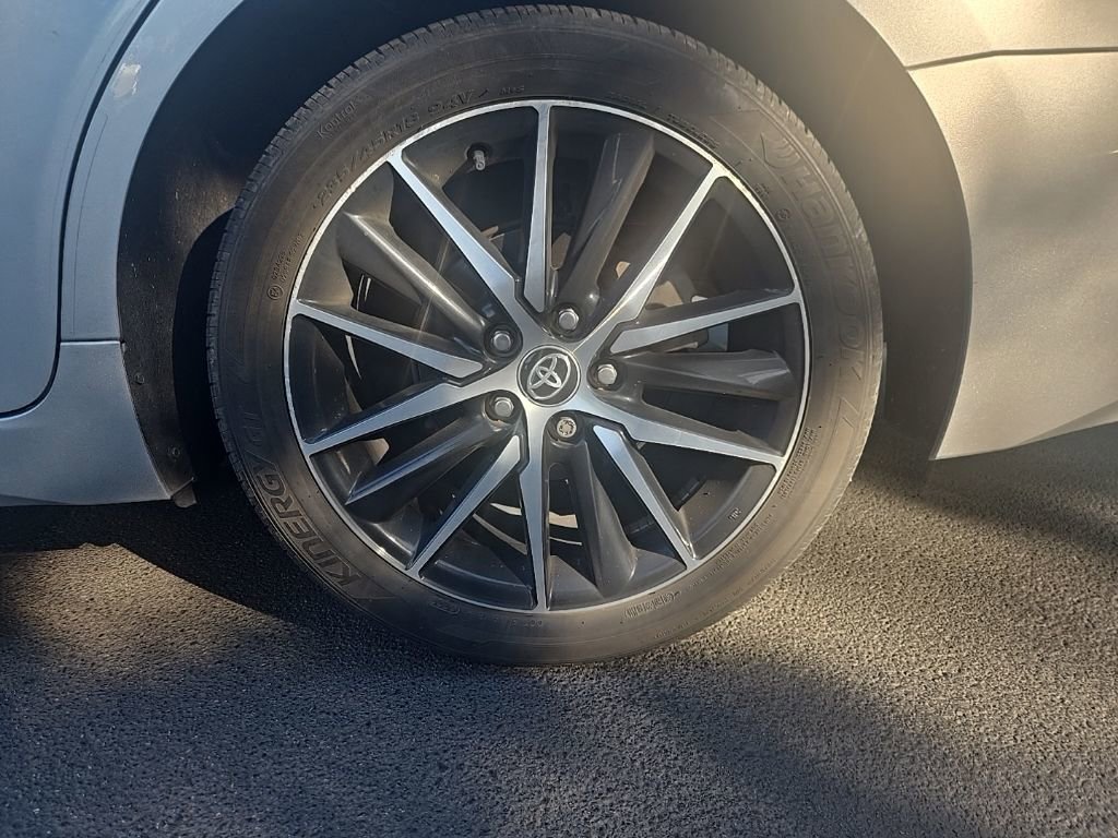 Used 2023 Toyota Camry SE FWD image 5