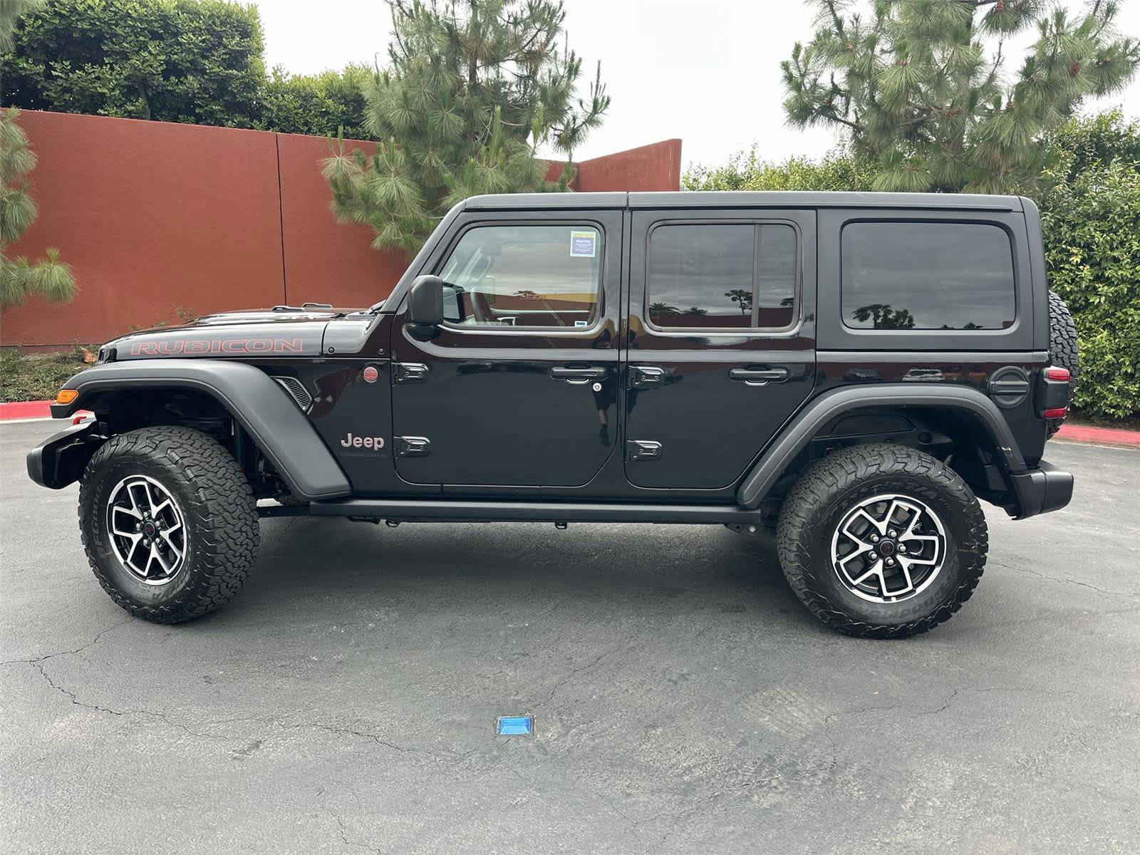 Used 2026 Jeep Wrangler Unlimited Rubicon AWD/4WD image 3