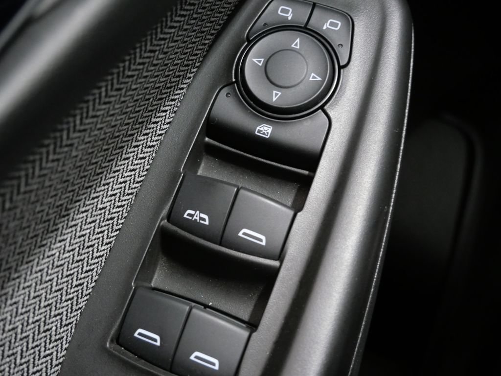 Used 2025 Chevrolet TrailBlazer LT FWD image 13