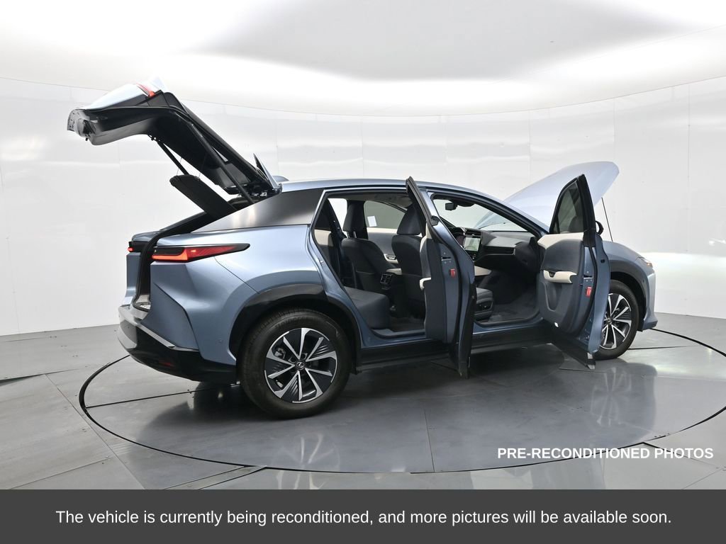 Used 2023 Lexus RZ 450e Premium image 38