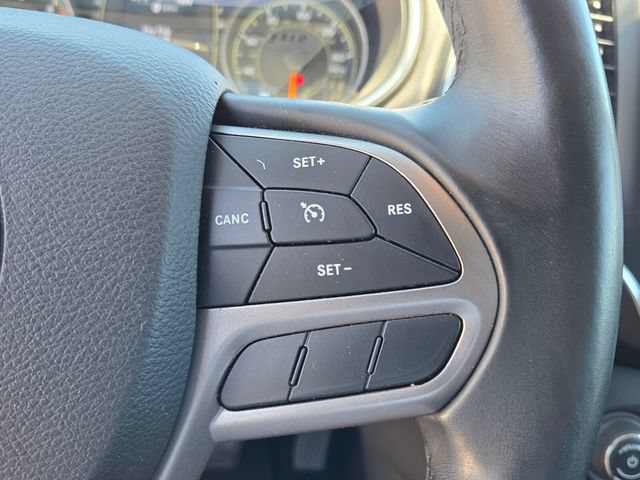 Used 2019 Jeep Cherokee Latitude Plus w/ Comfort/Convenience Group FWD image 26