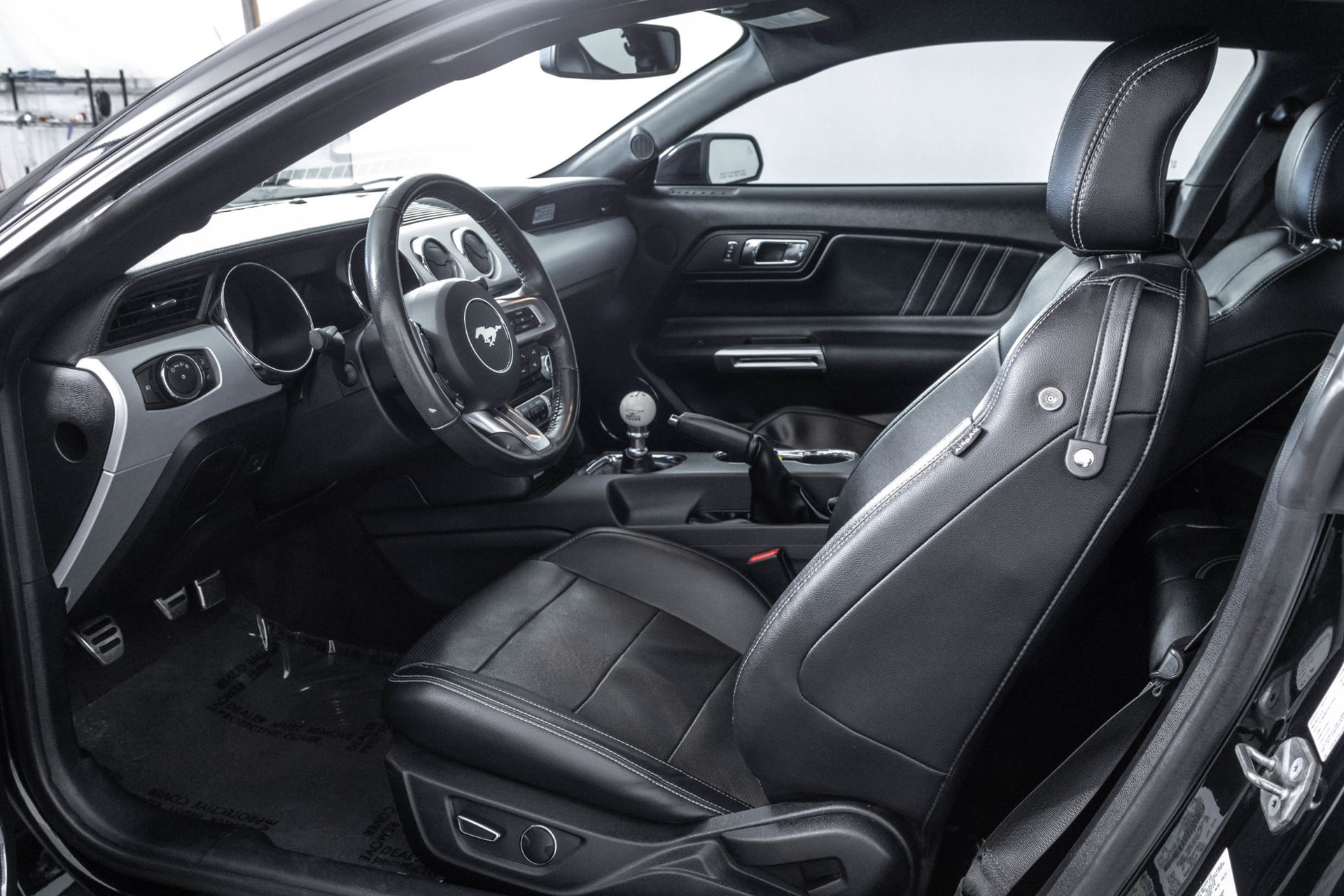 Used 2016 Ford Mustang GT Premium w/ Equipment Group 401A RWD image 7