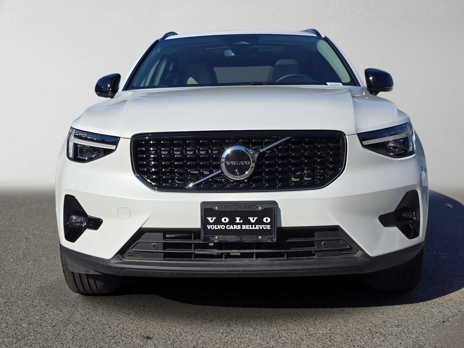 Certified 2026 Volvo XC40 B5 Plus AWD/4WD image 9