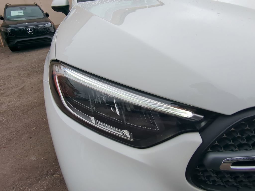 Certified 2025 Mercedes-Benz GLC 350e 4MATIC image 21